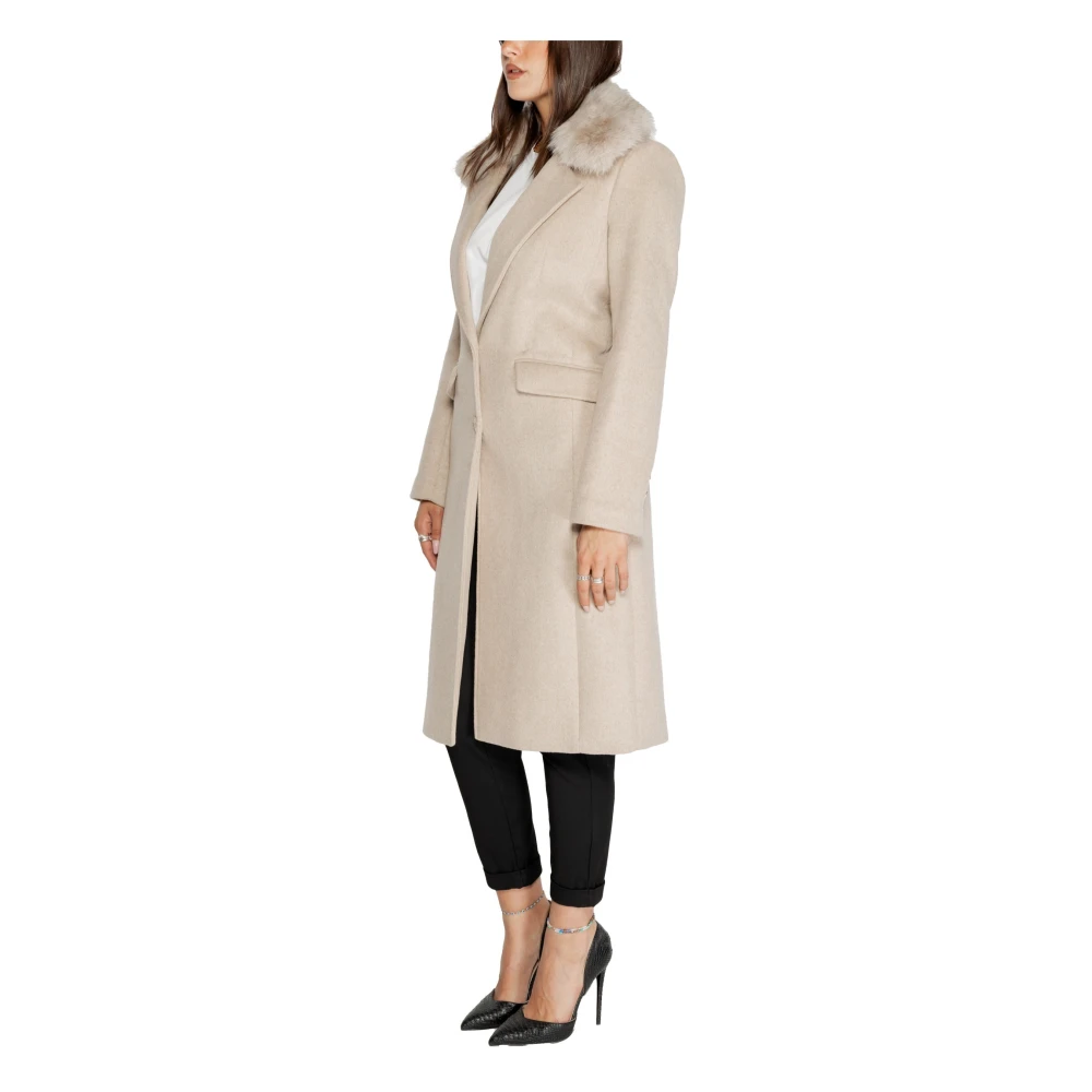 Guess Beige Mantel met Revers en Knoopsluiting Beige Dames