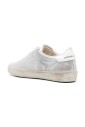 baskets-blanches-avec-details-de-marque