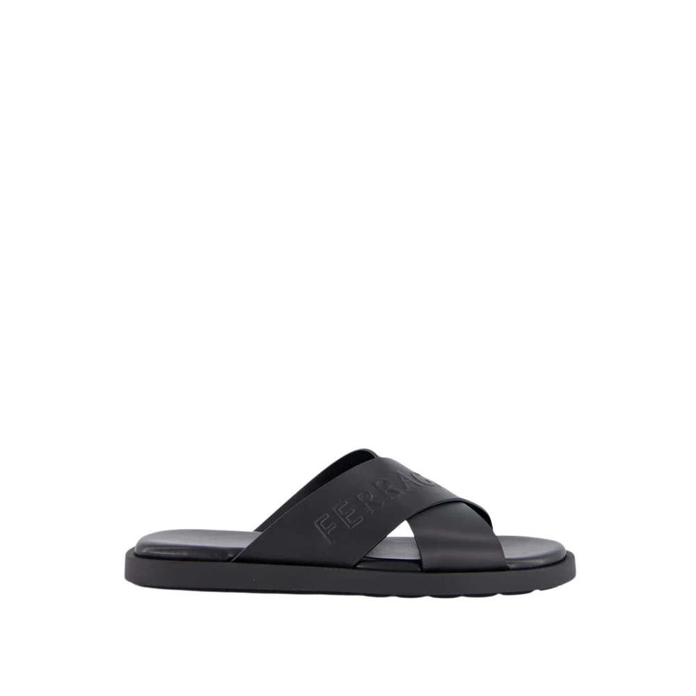 Ferragamo Zwarte Kalfsleren Sandalen met Kruisbanden