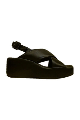 black-high-heel-sandals-for-women