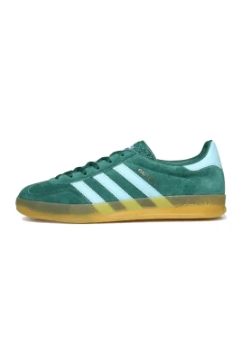 Grön Indoor Gazelle Sneakers Stilren Klassisk