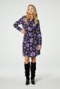 robe-ajustee-a-col-avec-manches-longues