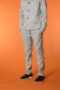 pantalon-chino-leger-en-lin-et-coton