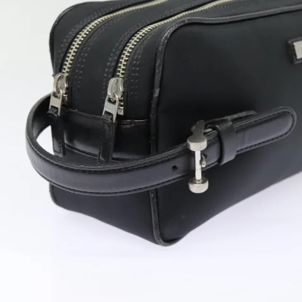 Burberry Vintage Pre-owned Nylon clutches Black Dames