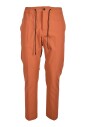 pantalon-en-tissu-technique-jambe-droite