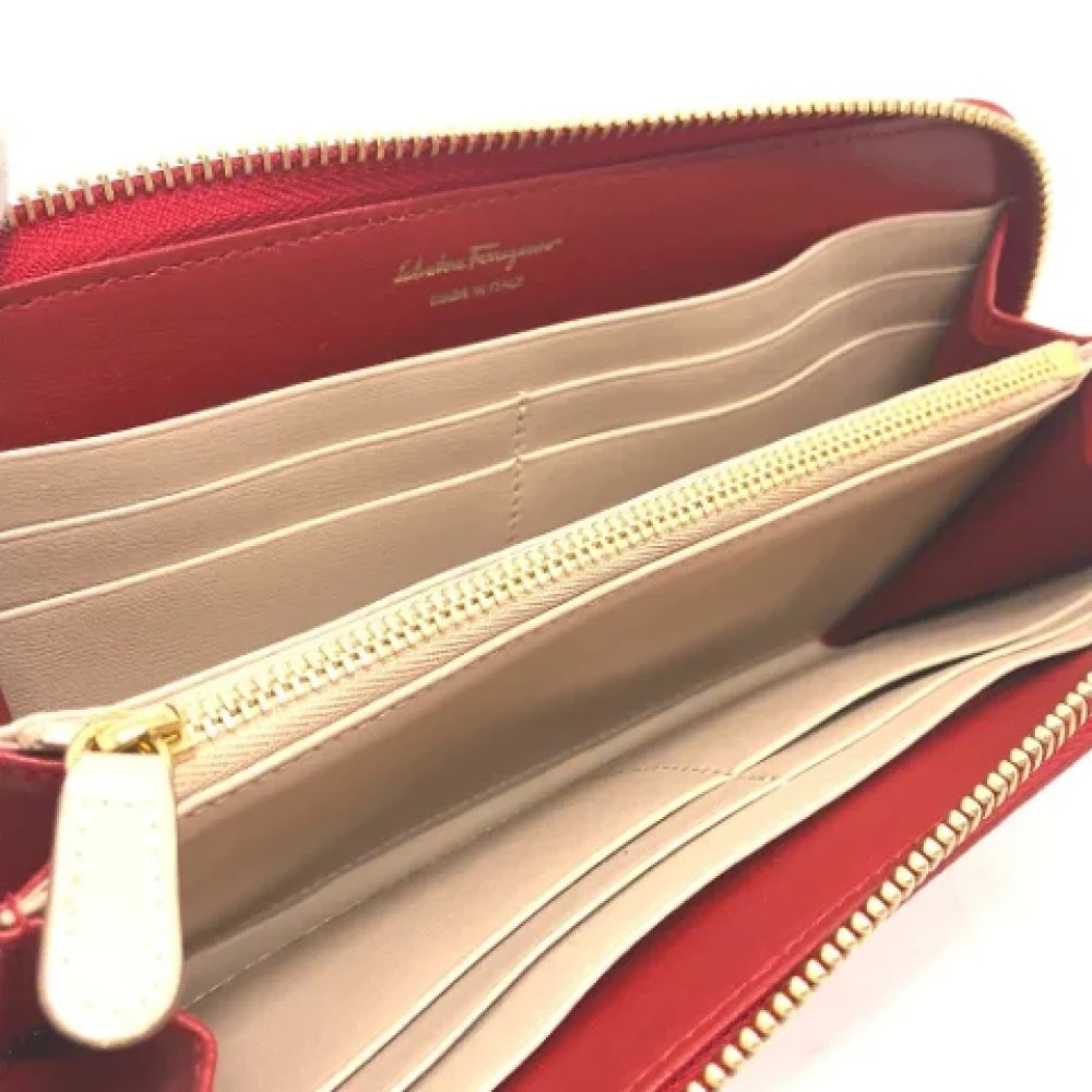Salvatore Ferragamo Pre-owned Leather wallets Red Dames