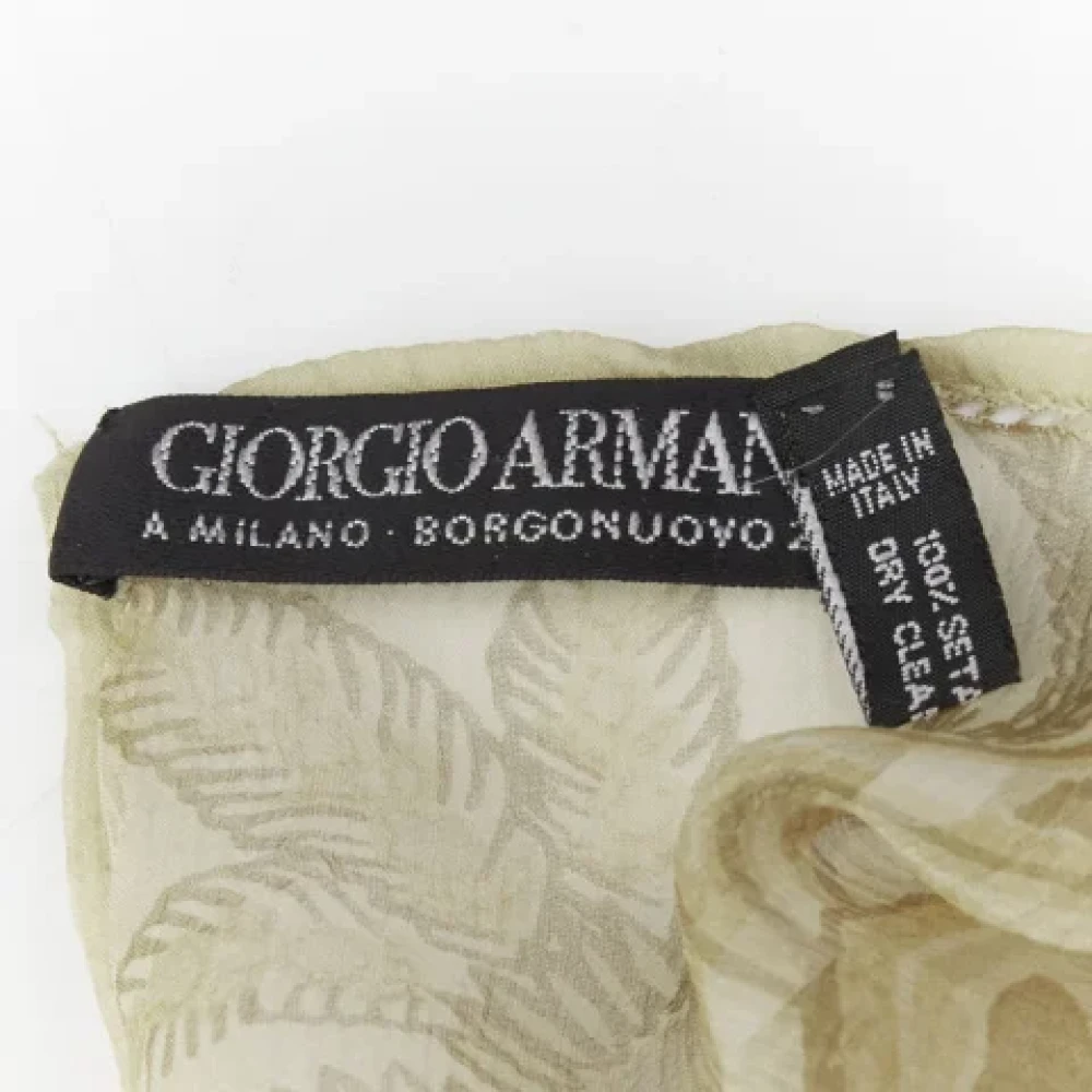 Armani Pre-owned Silk scarves Beige Dames