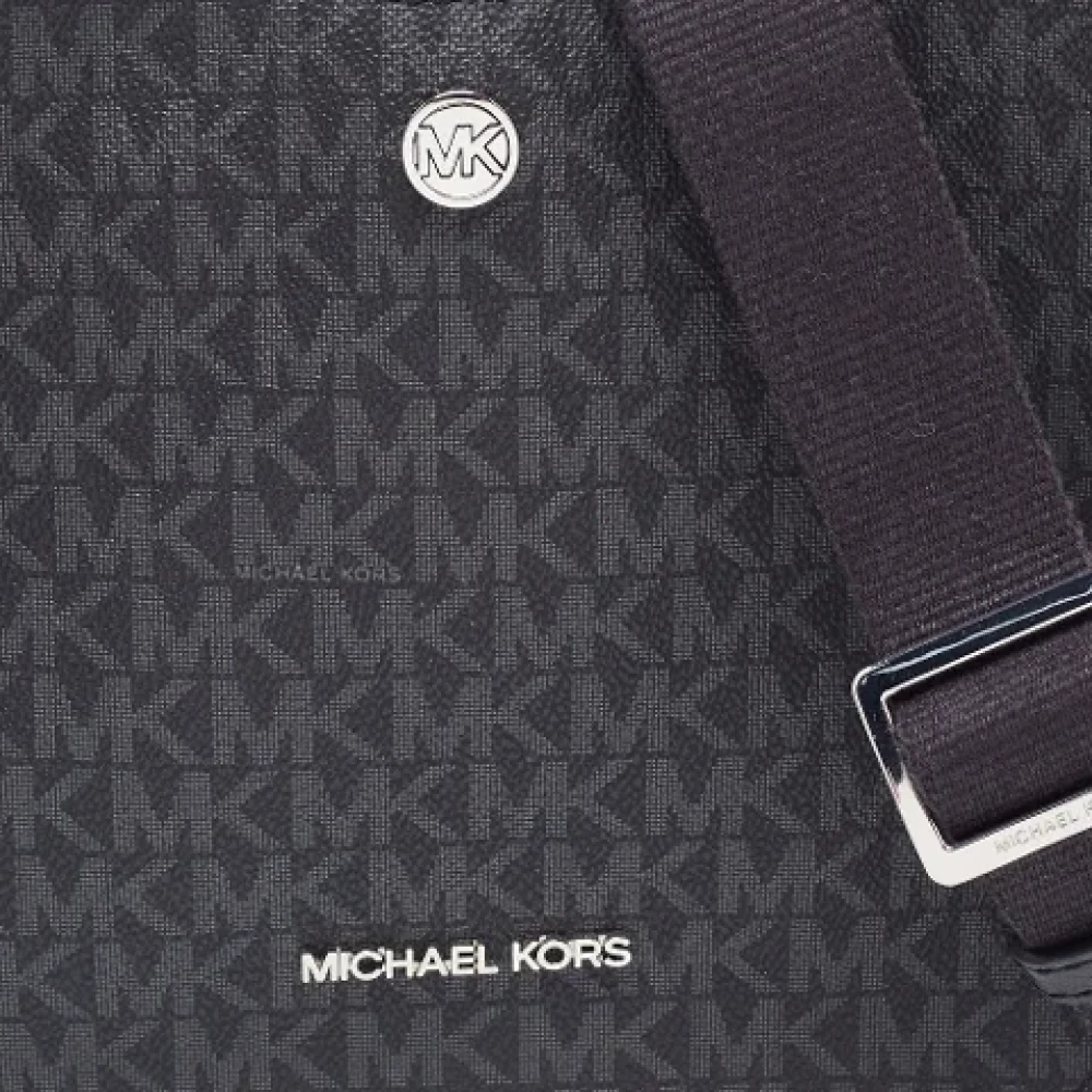Michael Kors Pre-owned Coated canvas shoulder-bags Black Dames