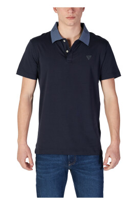 polo-bleu-avec-fermeture-a-boutons