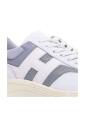 baskets-grises-lacets-semelle-en-caoutchouc