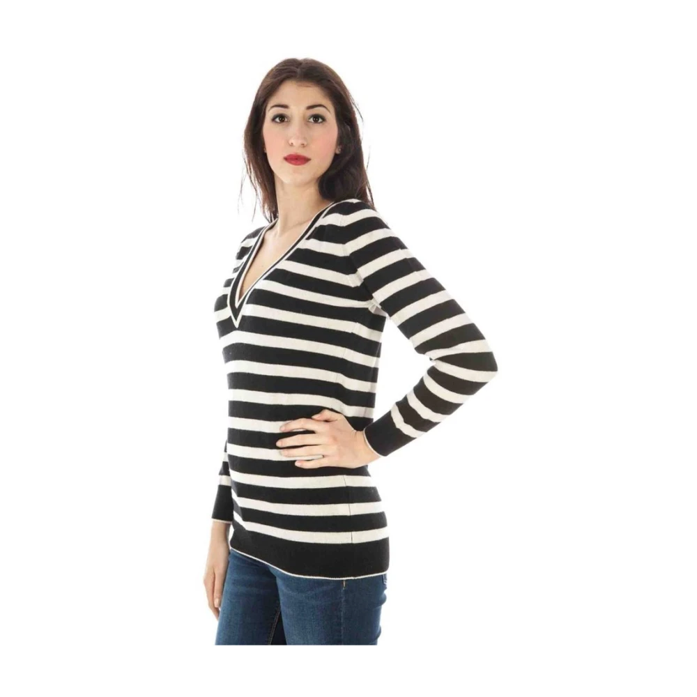 Fred Perry Zwarte Wol V-Hals Logo Trui Multicolor Dames
