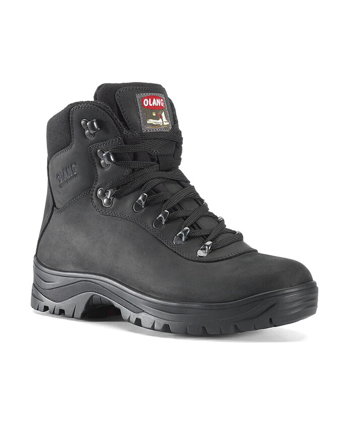 black-snow-boots