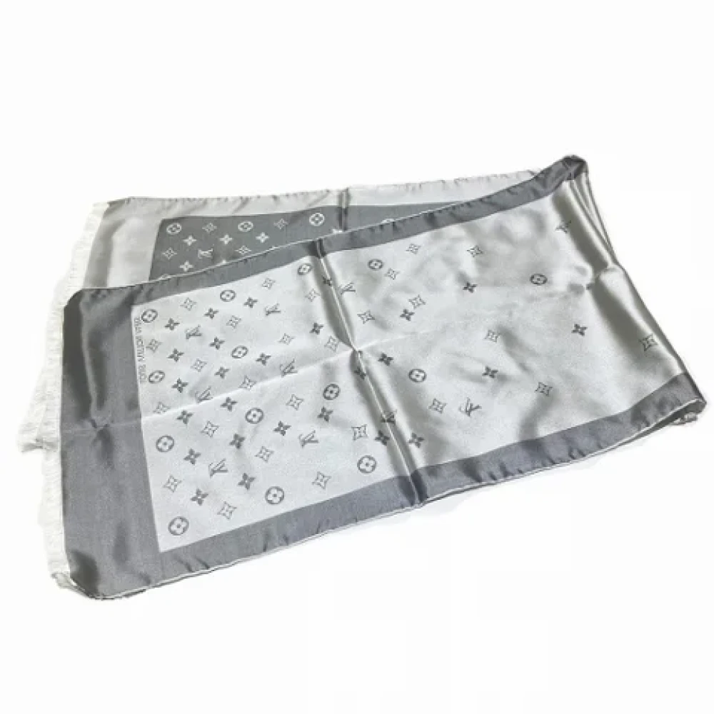 Louis Vuitton Vintage Pre-owned Silk scarves Gray Dames