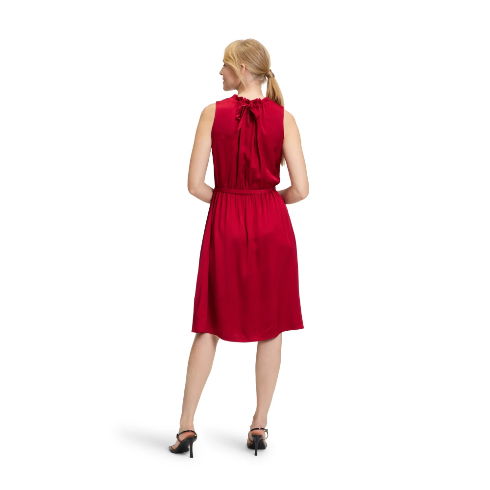 Betty & Co Casual Jurk met Strikceintuur Red Dames