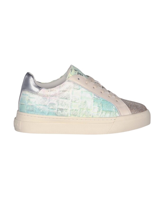 sneaker-avec-embout-en-strass