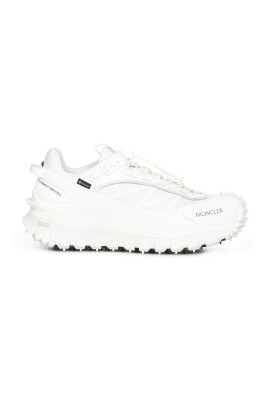 white-sneakers-with-gore-tex-membrane