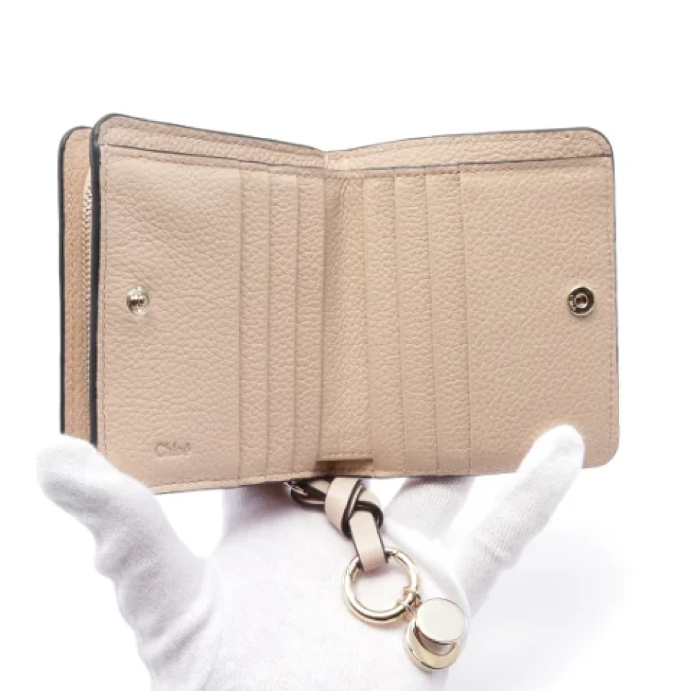 Chloé Pre-owned Leather wallets Beige Dames