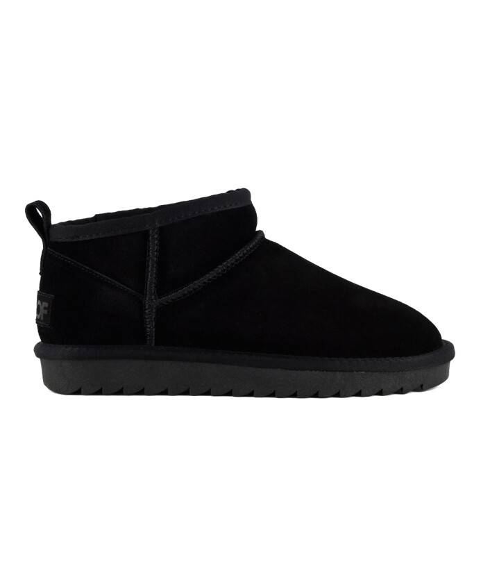 bottes-dhiver-en-daim-noires