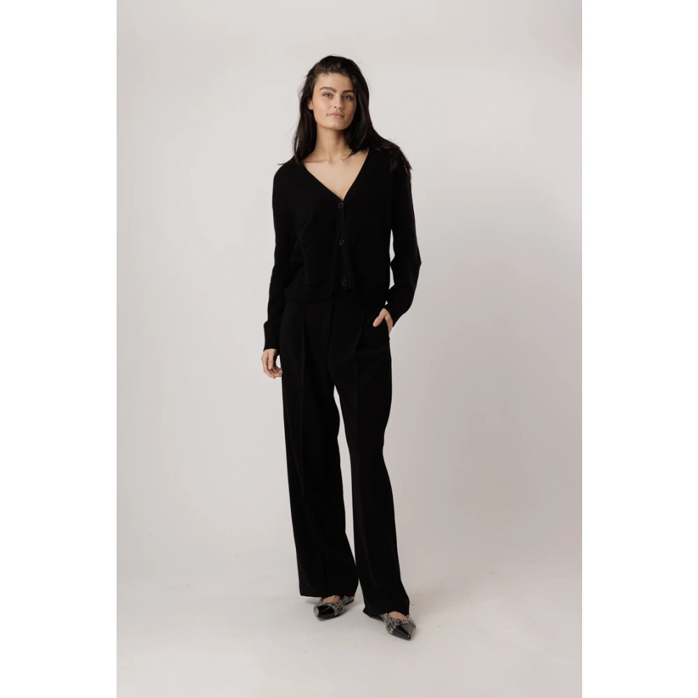 closed Zwart Wolmix V-hals Vest Black Dames