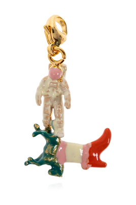 pendant-with-the-letter-l