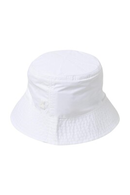 chapeau-seau-blanc-pour-femmes