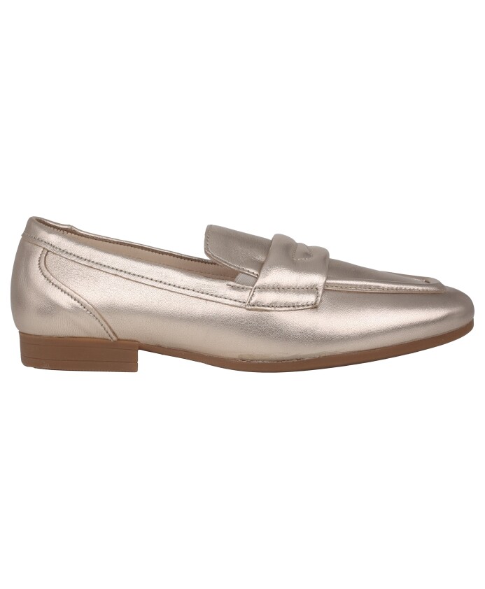 mocassin-femme-en-cuir-beige