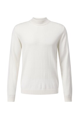 classic-wool-pullover-with-stand-up-collar