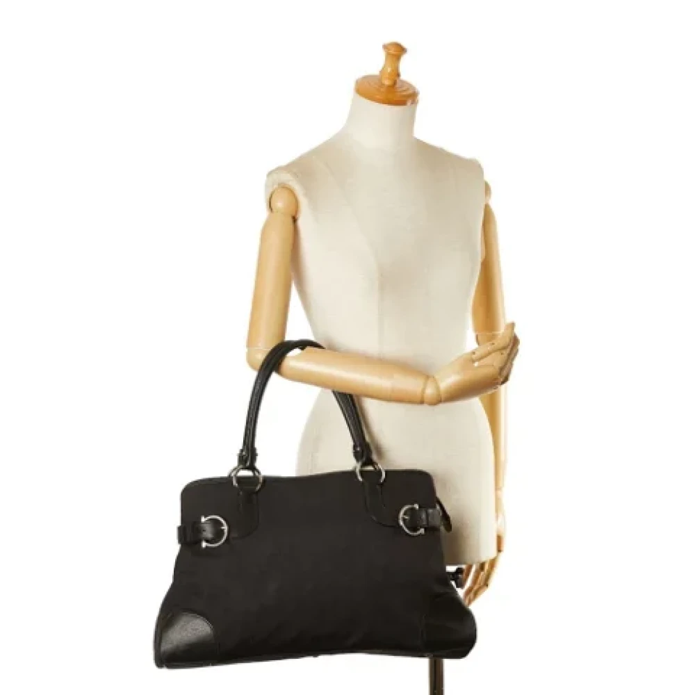 Salvatore Ferragamo Pre-owned Canvas shoulder-bags Black Dames