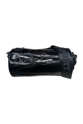 black-shoulder-bag-sporty-style
