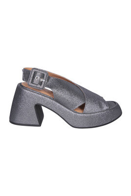 metallic-sandals-for-women