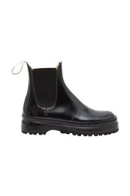 black-chelsea-ankle-boots