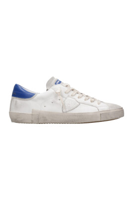 sneakers-vintage-avec-fermeture-tressee