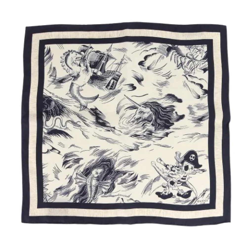 Gucci Vintage Pre-owned Silk scarves Gray Dames