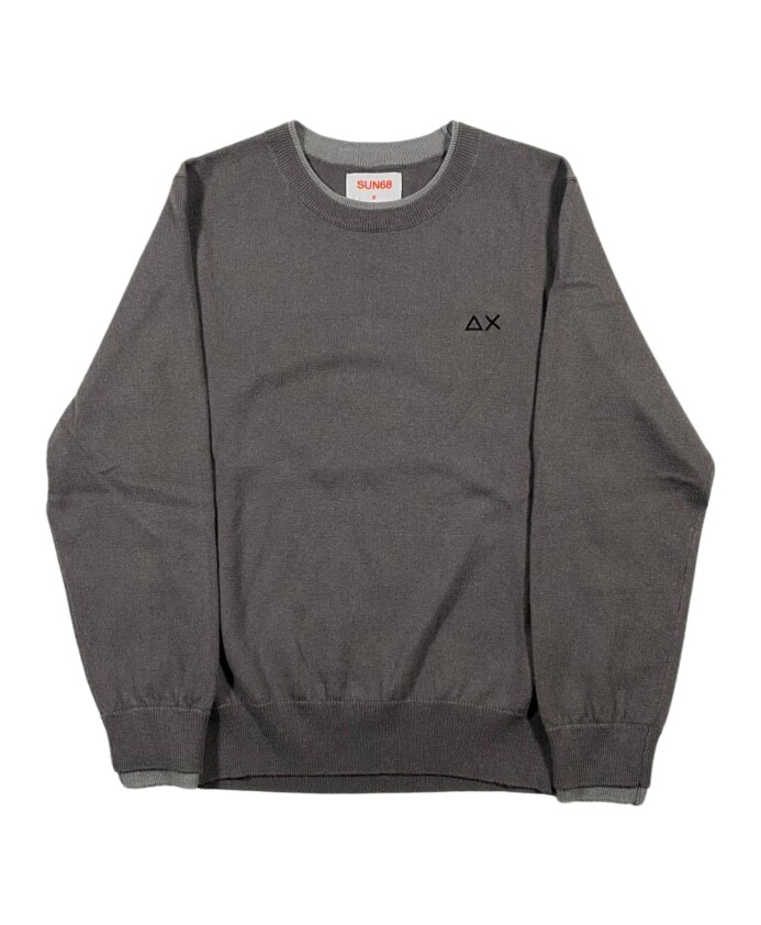 pull-gris-avec-details-contrastes