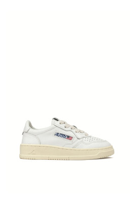 medalist-sneakers