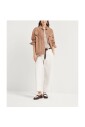 pantalon-de-creme-luxueux-eleve-garde-robe