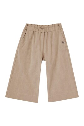 beige-trousers