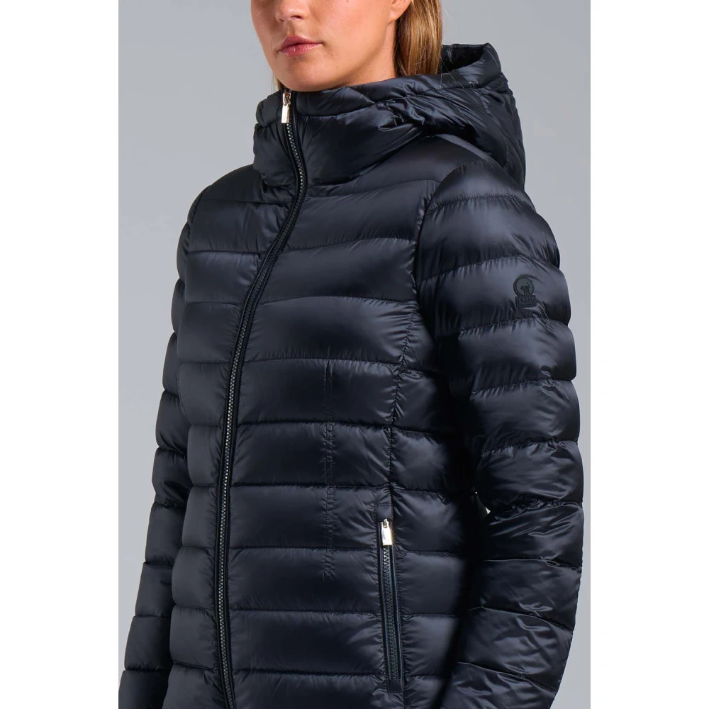 Ciesse Piumini Nitak Lange zwarte donsjack met 800 vulkracht en capuchon Black Dames