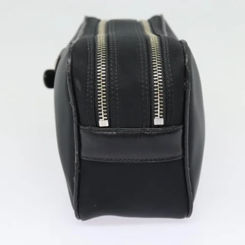 Burberry Vintage Pre-owned Nylon clutches Black Dames