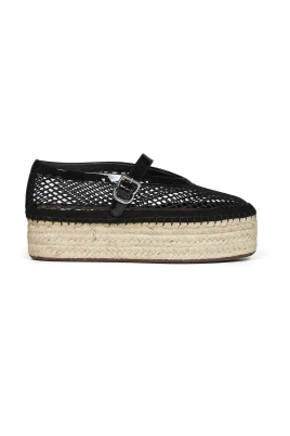 Espadriller i fisknät och lackläder