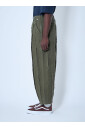 pantalon-en-coton-a-construction-en-panneaux