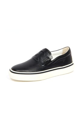 chaussures-decontractees-en-cuir-noir