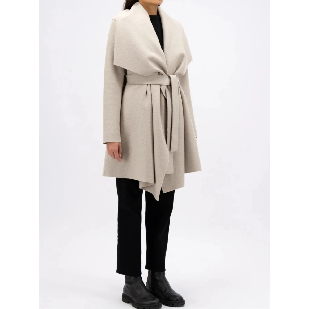 Harris Wharf London Crèmekleurige Dekenjas met Sjaalkraag en Riem Beige Dames