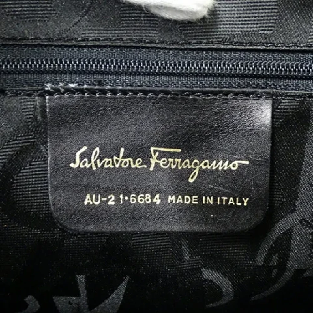 Salvatore Ferragamo Pre-owned Fabric totes Gray Dames