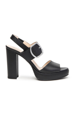 black-sandals-with-buckle-detail
