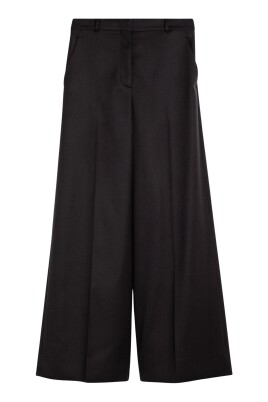 flared-pants-with-modern-design