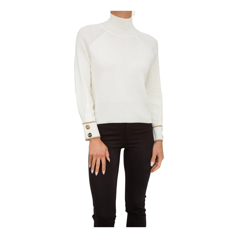 Nenette Hoge hals trui met knoopdetail White Dames