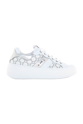 white-sneakers-skipper-spring-summer-2025