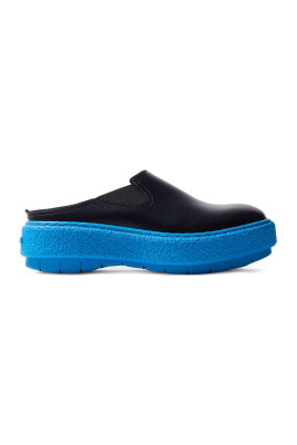 mule-en-cuir-noir-a-plateforme