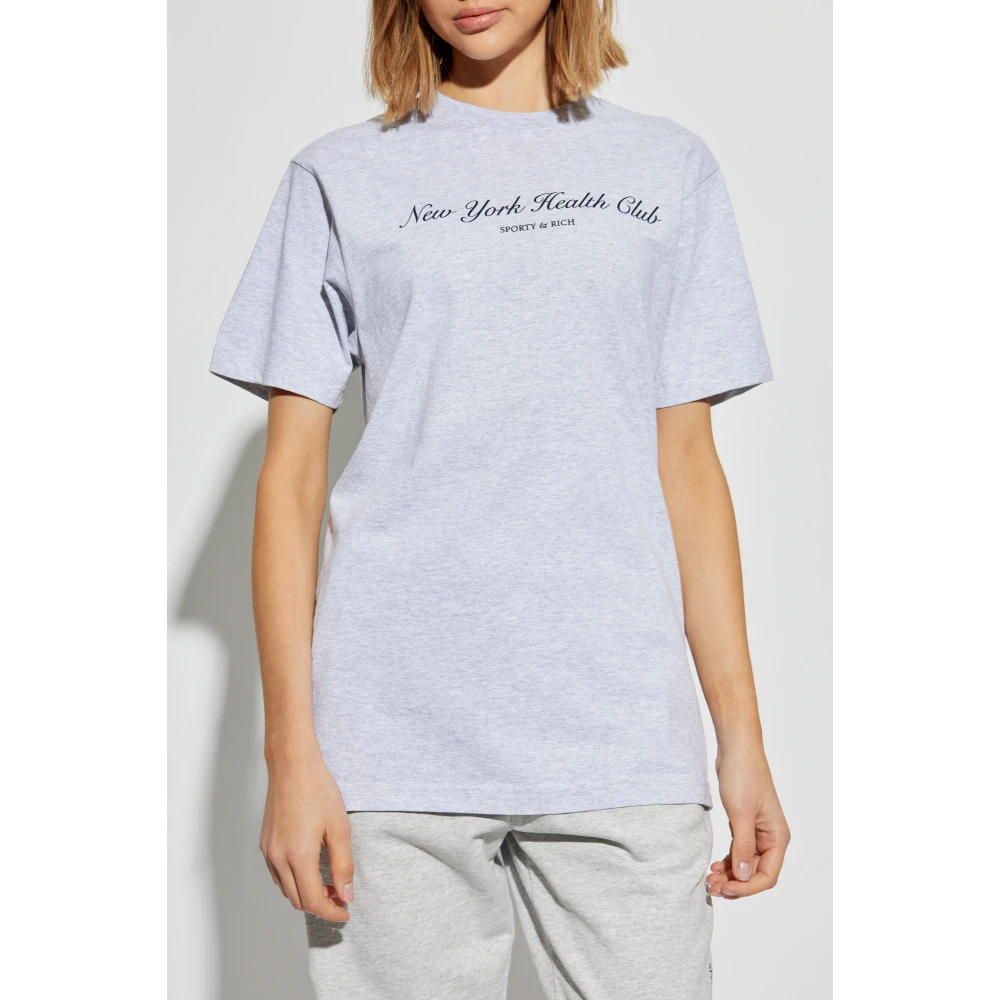 Sporty & Rich T-shirt uit de NY Health Club collectie Gray Unisex
